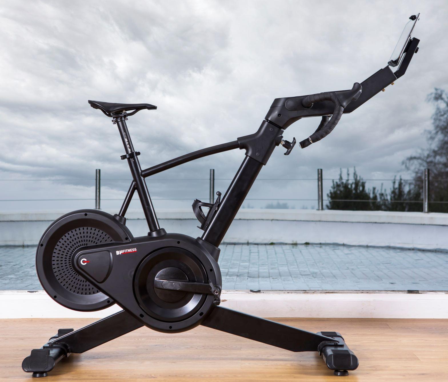 Bicicleta estática kube bike best sale bh fitness